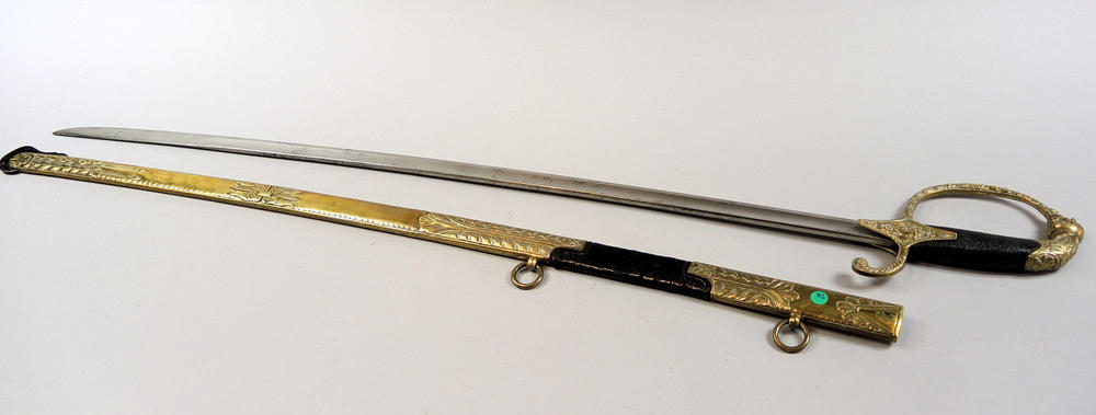 FRANSK OFFICER SABEL.