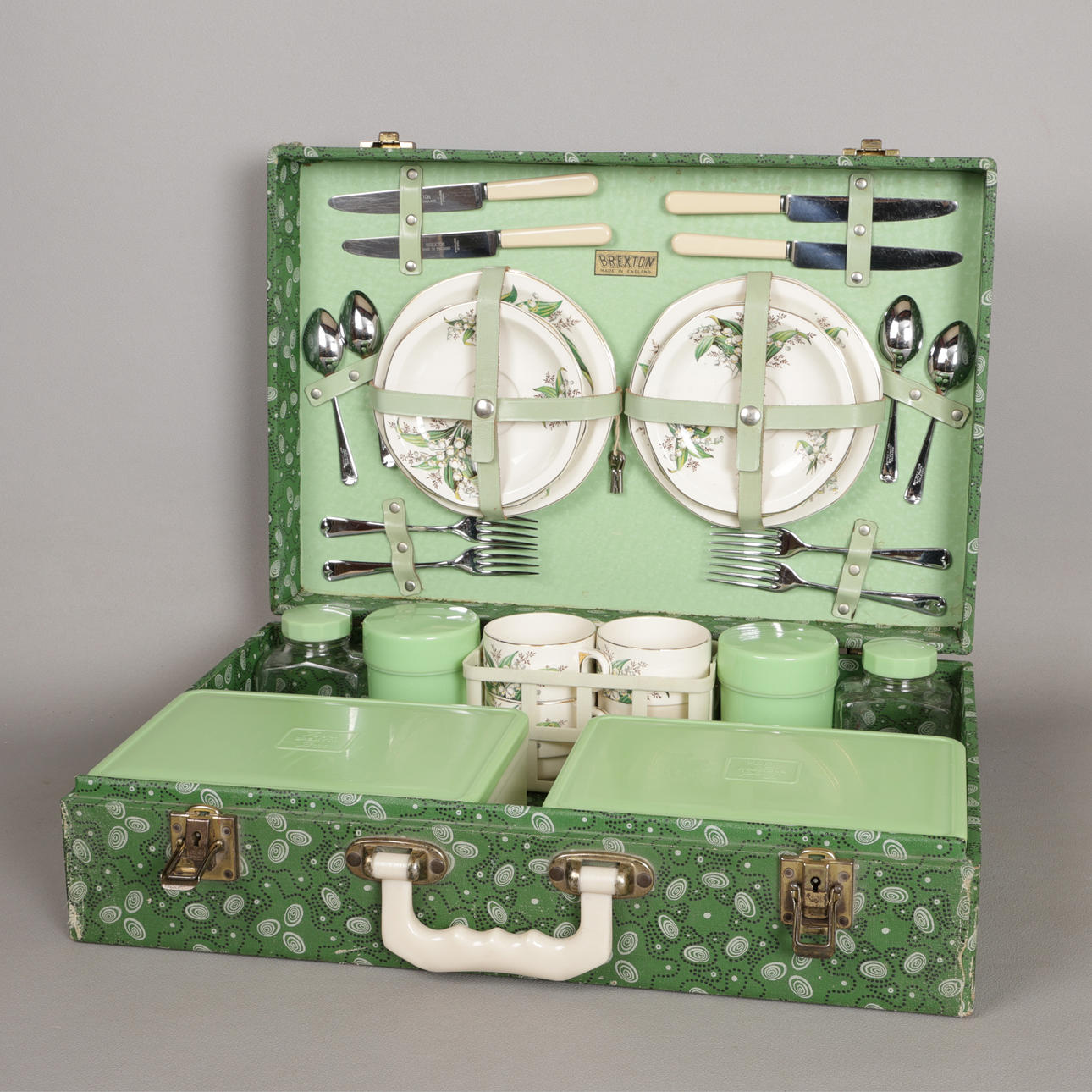 A BREXTON PICNIC SET.