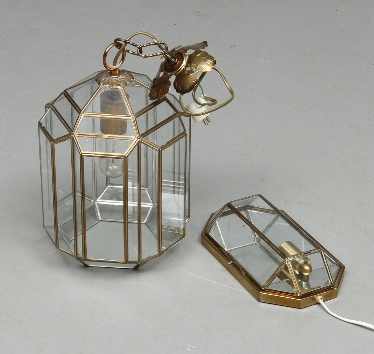 TAKLAMPA SAMT VÄGGLAMPA, Taurus, 1900-talets slut.