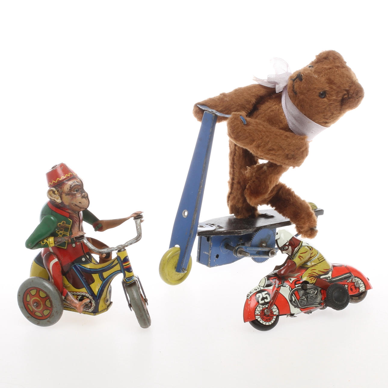 LEKSAKER, 3 st, bl a Arnold och Huki.