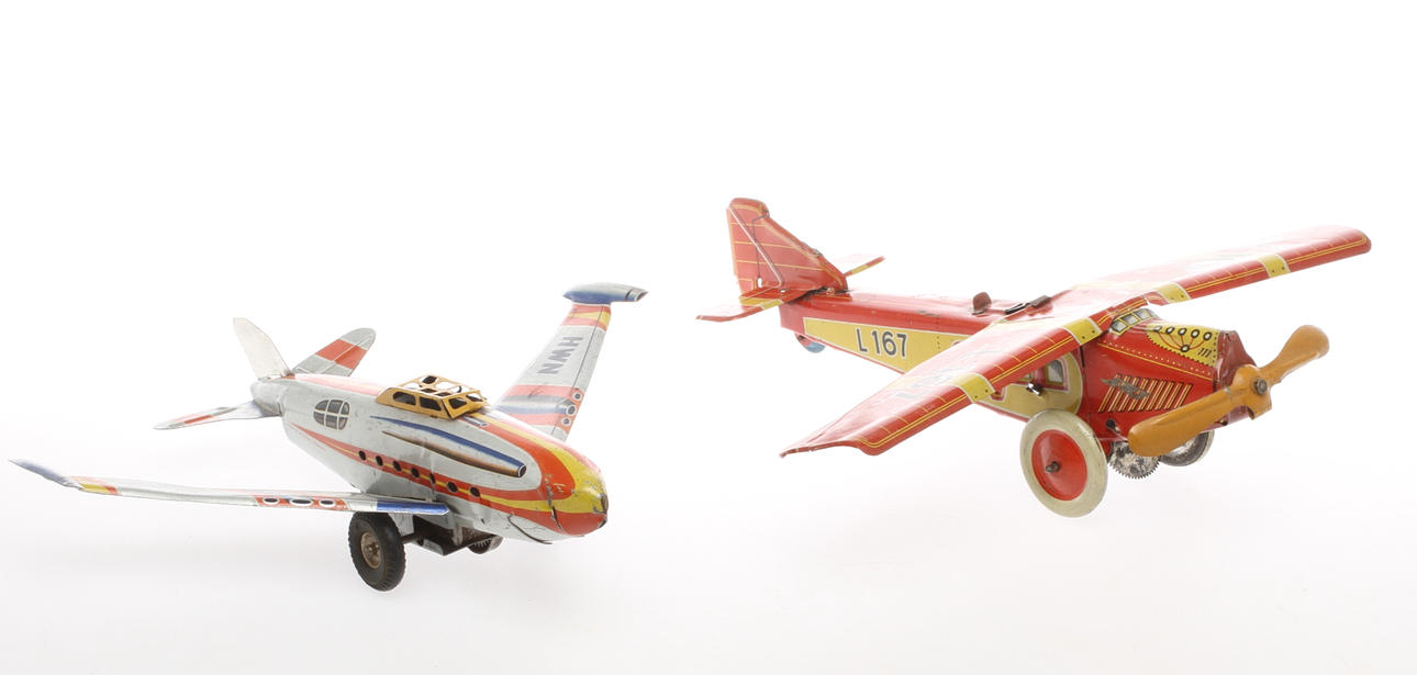 FLYGPLAN, 2 st, plåt, 1930-60-tal.