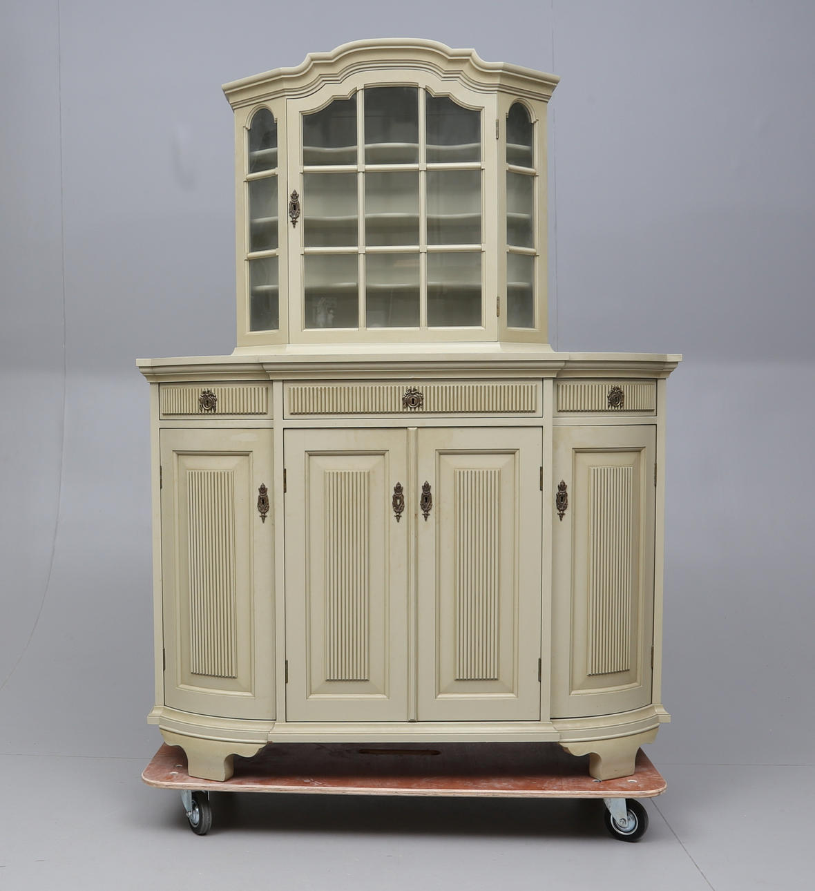 VITRINSKÅP, gustaviansk stil, 1900-talets andra del.