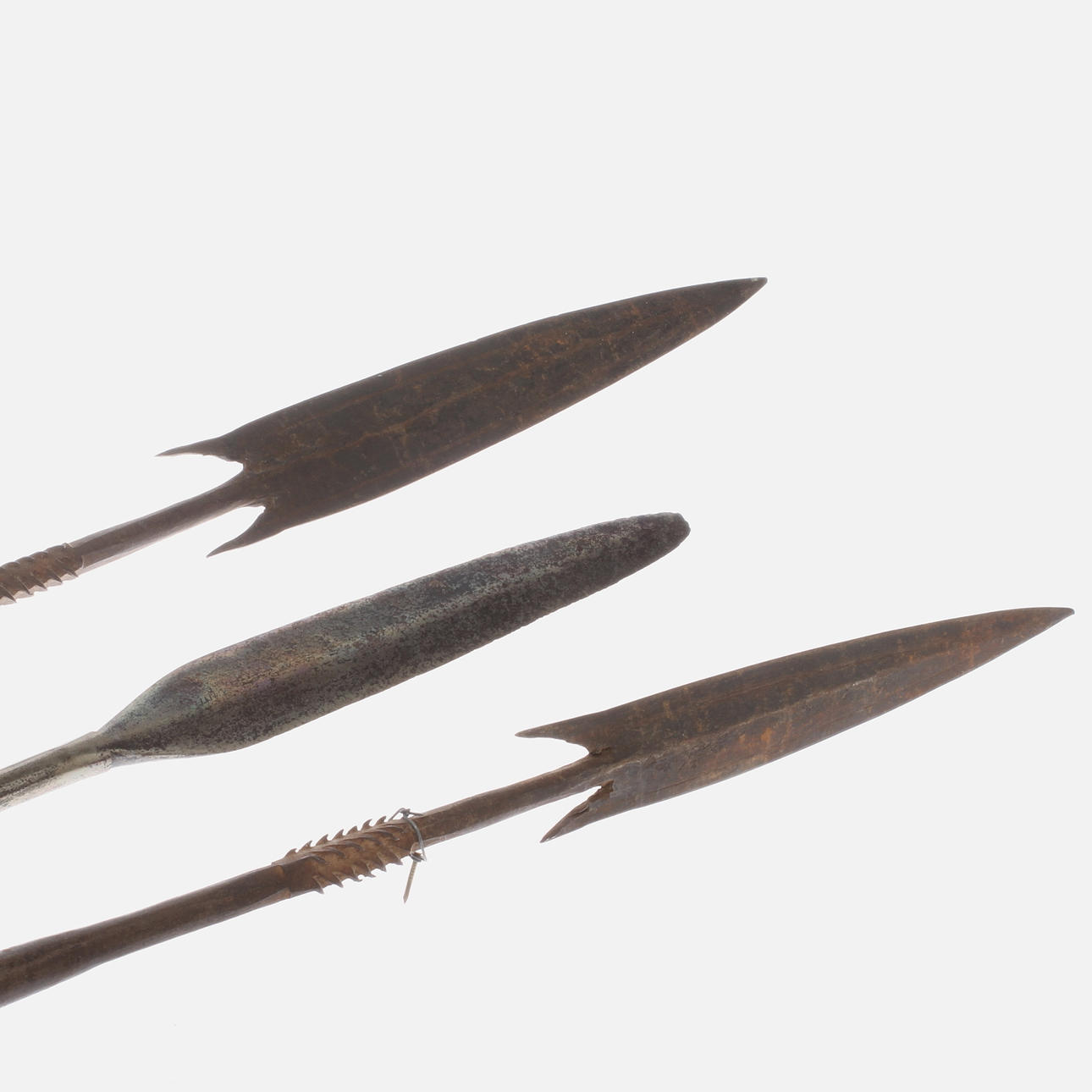 SPJUT, 3 st, troligen Afrika, 18/1900-tal.