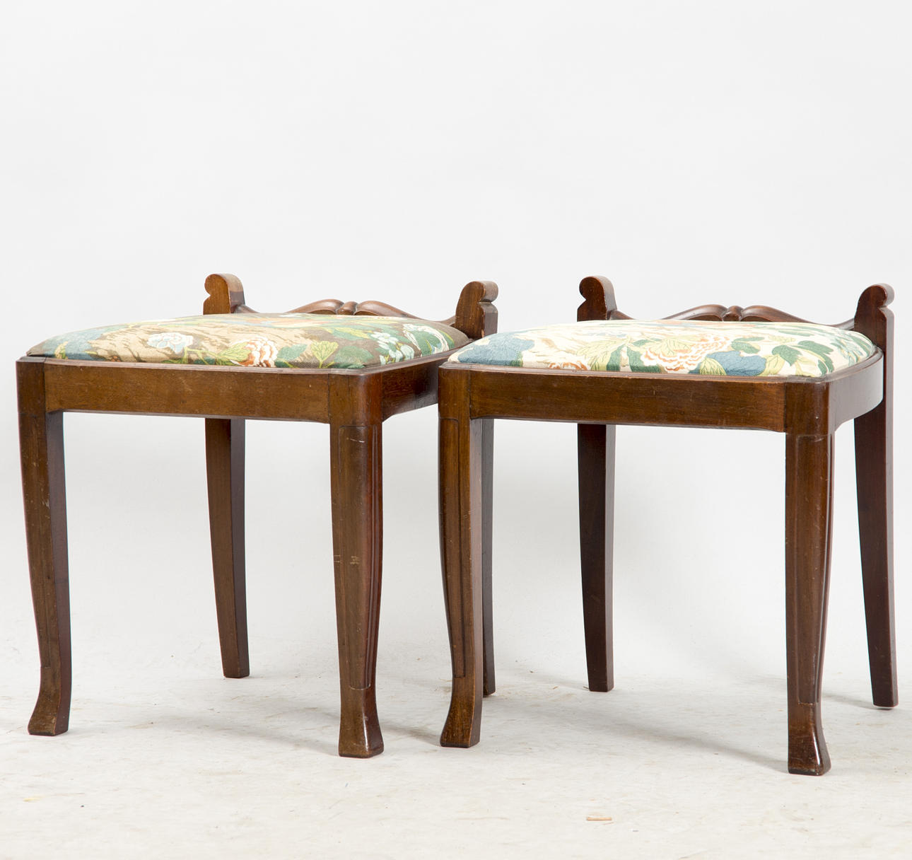 PALLAR, 1 par, mahogny, 1900-talets första hälft.