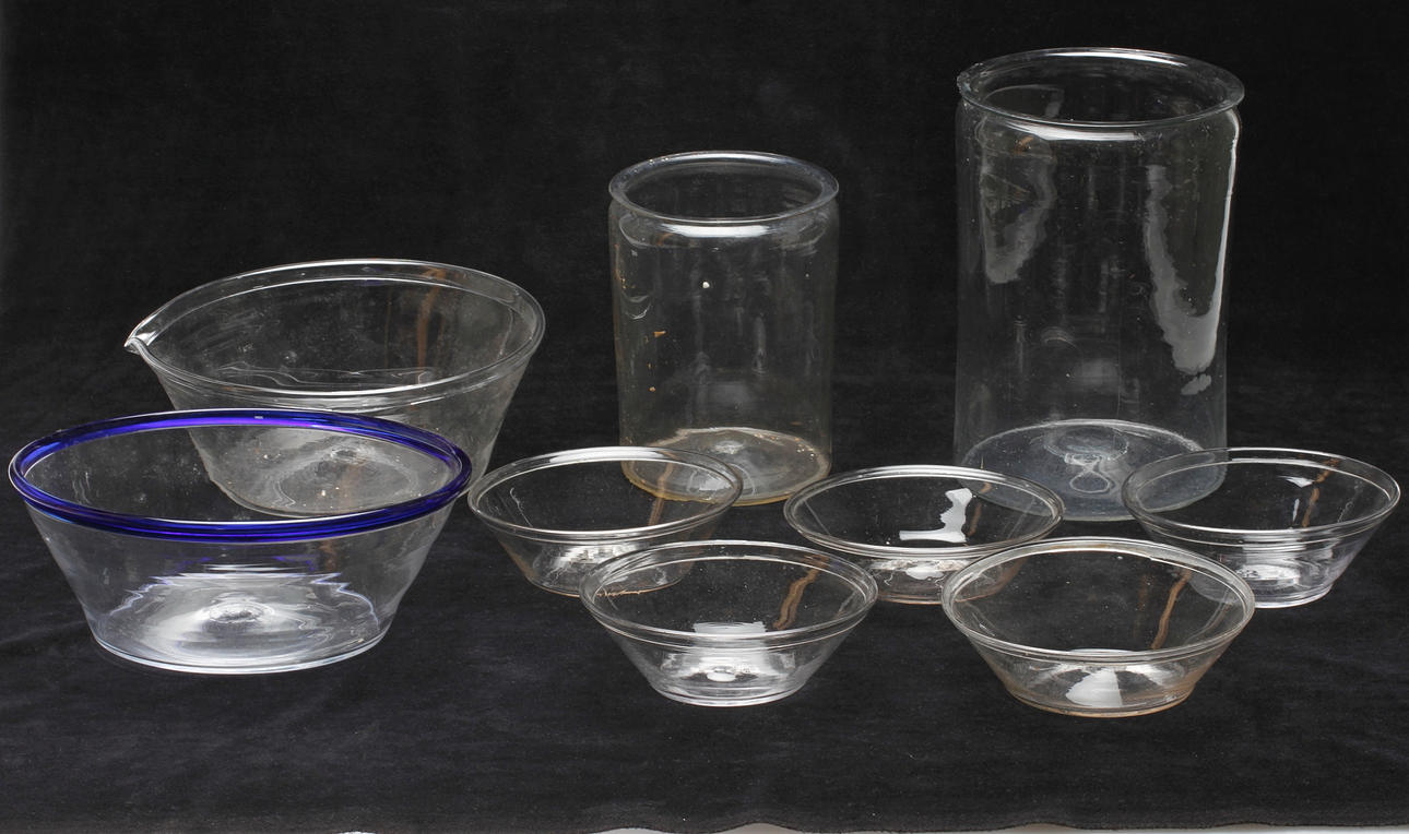 BURKAR OCH FILBUNKAR, 9 st, 1800/1900-tal.