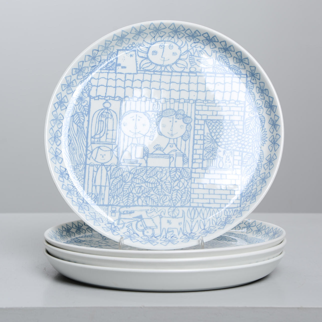 STIG LINDBERG. A set of 4 “Boro” dinner plates, Gustavsberg, 1960