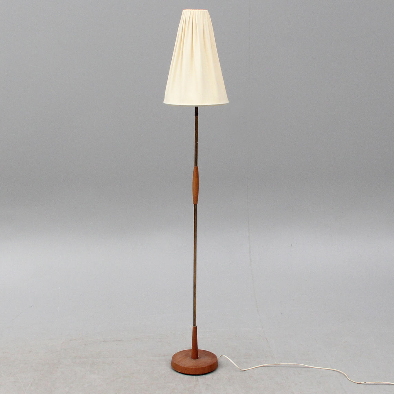 LÁMPARA DE PIE, TECA/METAL.