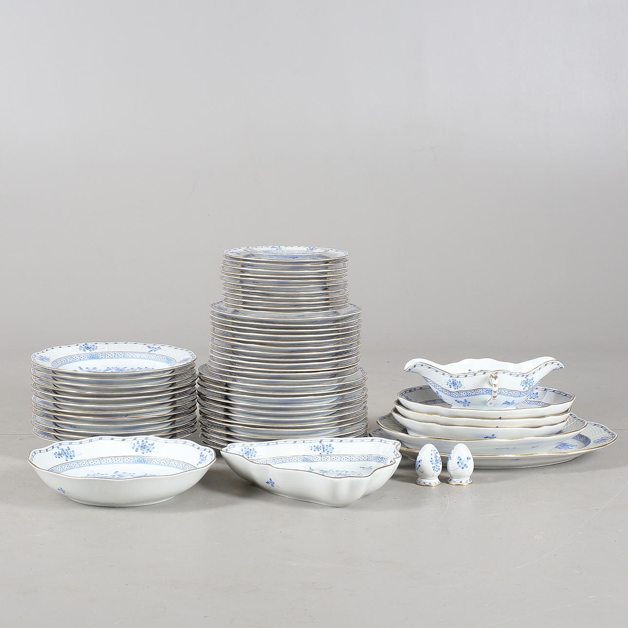 MATSERVIS, 46 delar, porslin, Herend, Ungern, 1900-tal.