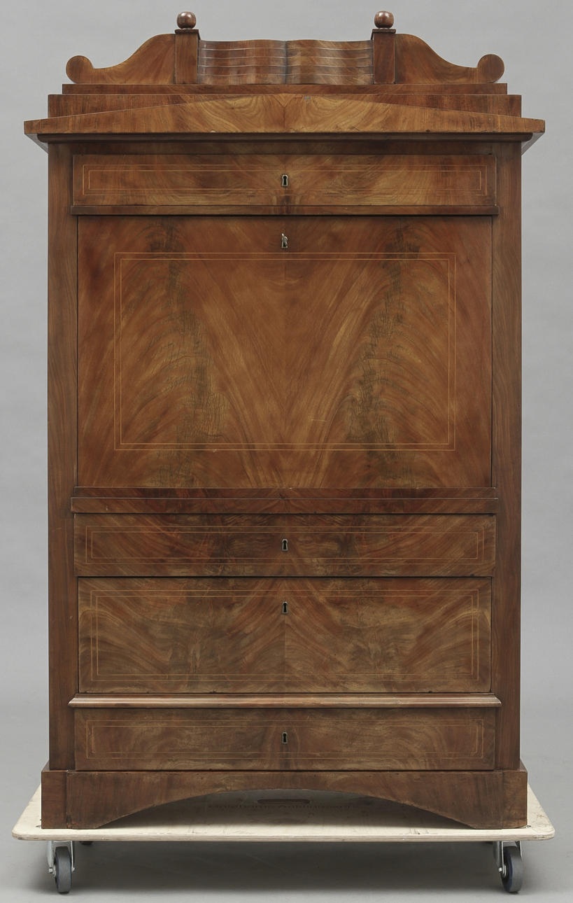 CHIFFONJÉ, senempire. 1800-tal.