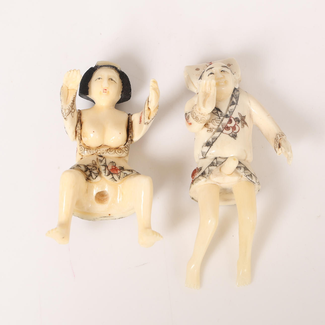 EROTIC NETSUKE FIGURES.