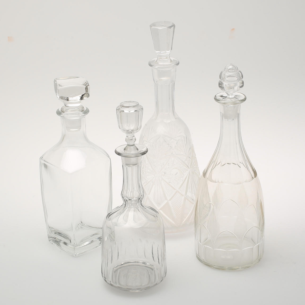 KARAFFER, 4 st, glas.