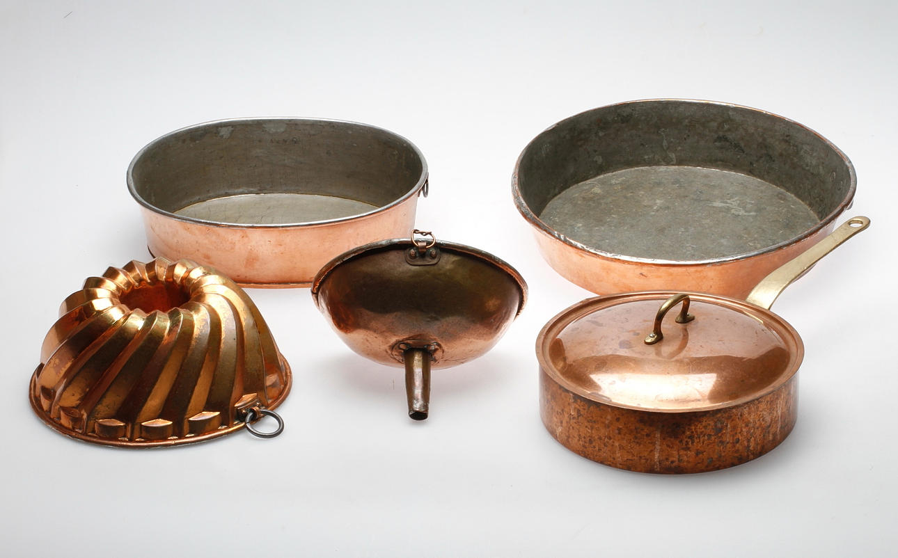 KOPPARFÖREMÅL, 5 delar, 1800/1900-tal.