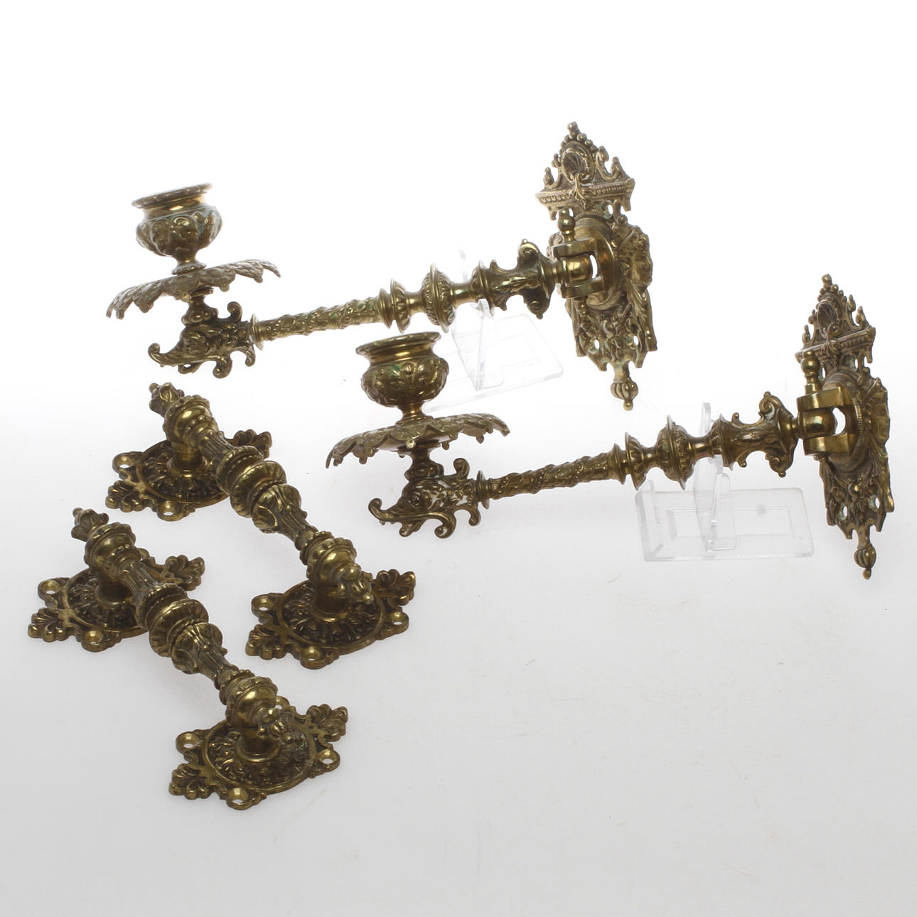 VÄGGLJUSHÅLLARE, 1 par samt HANDTAG, 2 st, mässing.