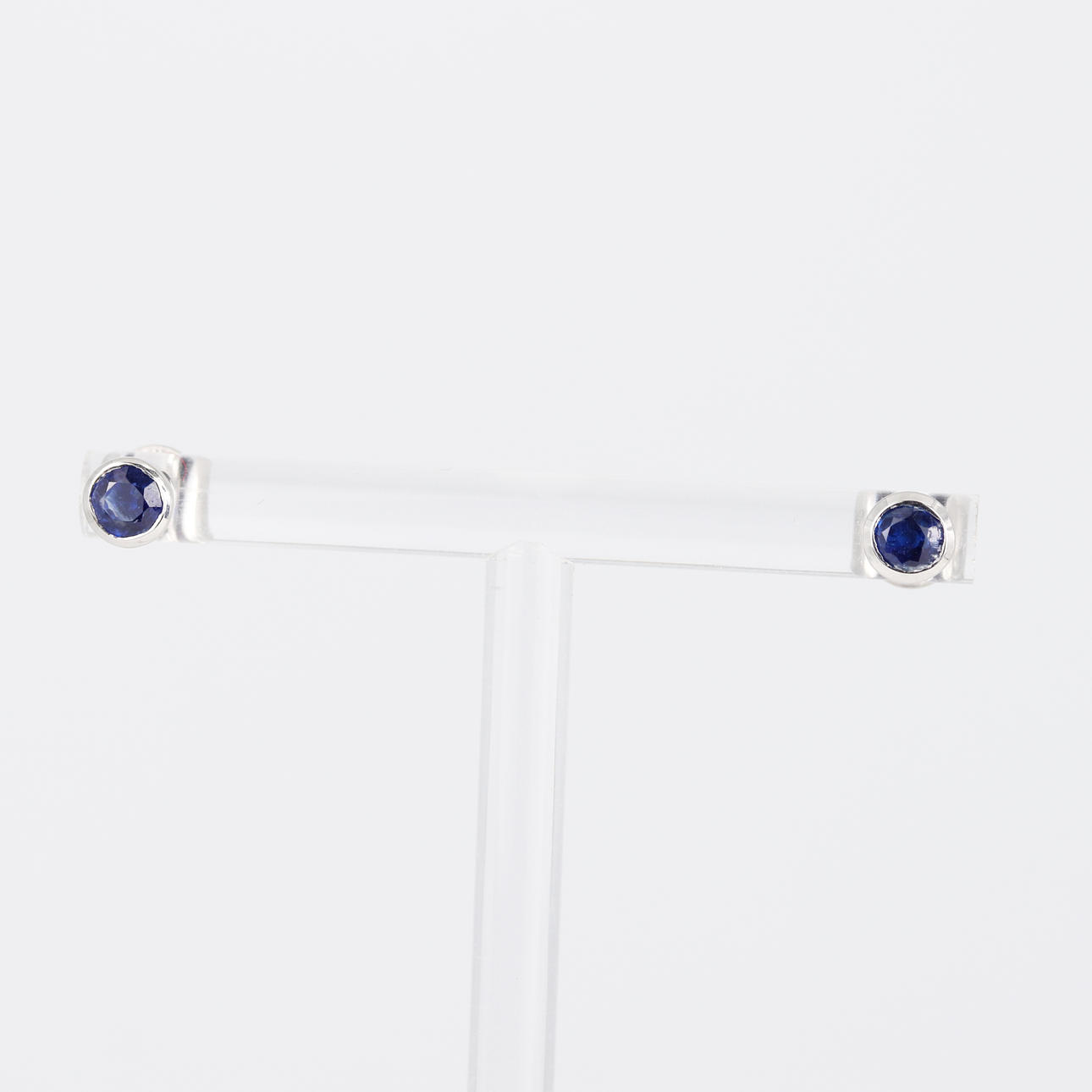 SAPPHIRE SILVER EARRINGS.
