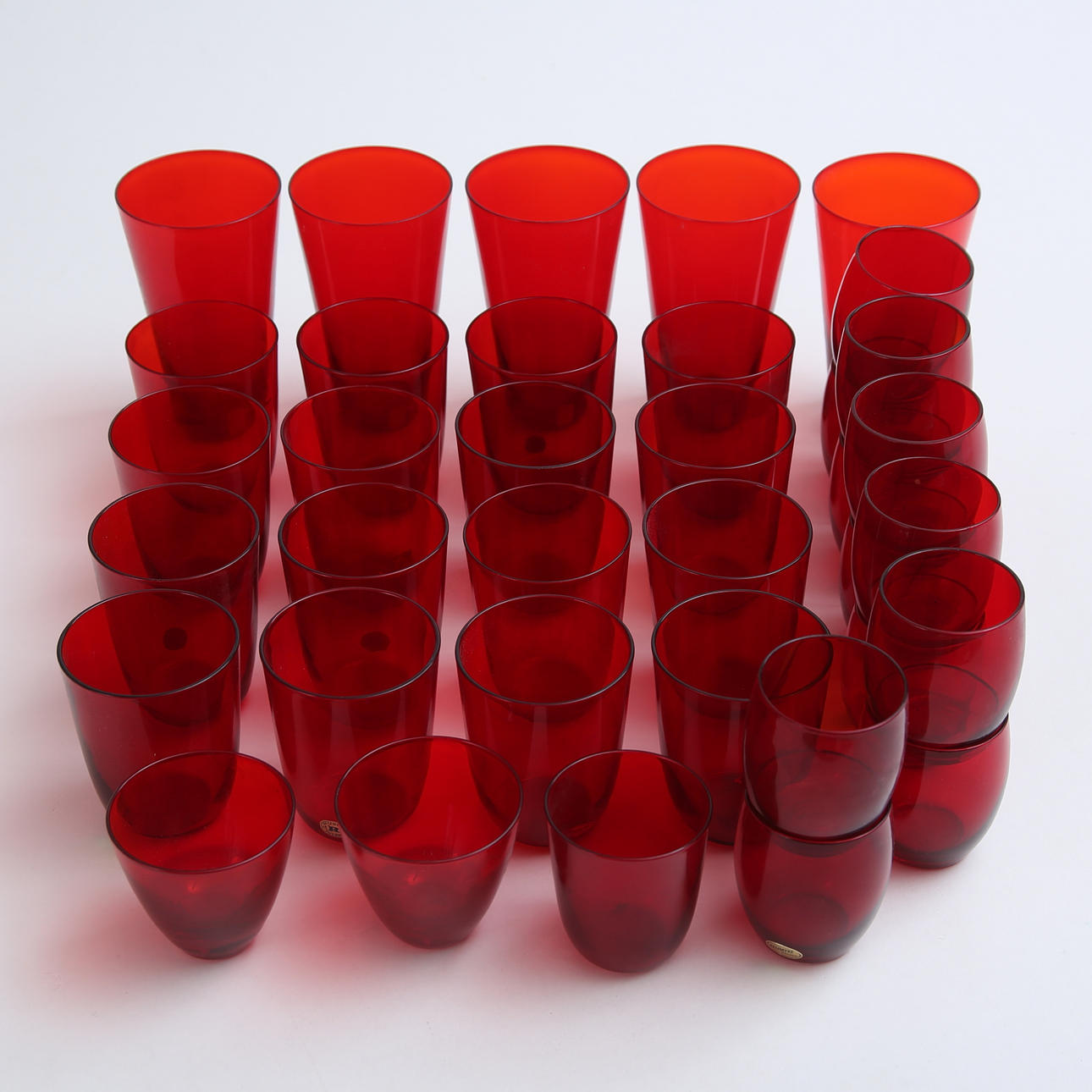 DRICKSGLAS, röd glasmassa, 36 st, Reijmyre. Glas - Bruksglas - Auctionet