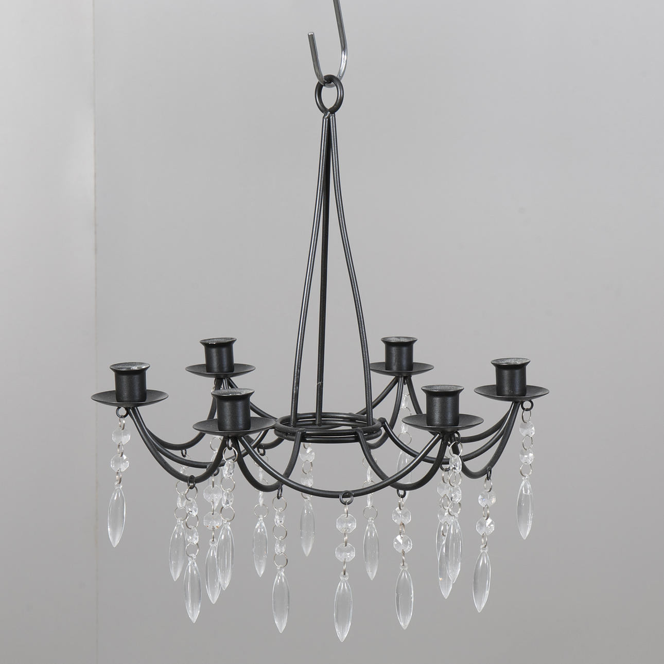 LJUSKRONA, smide och prismor, samtida.