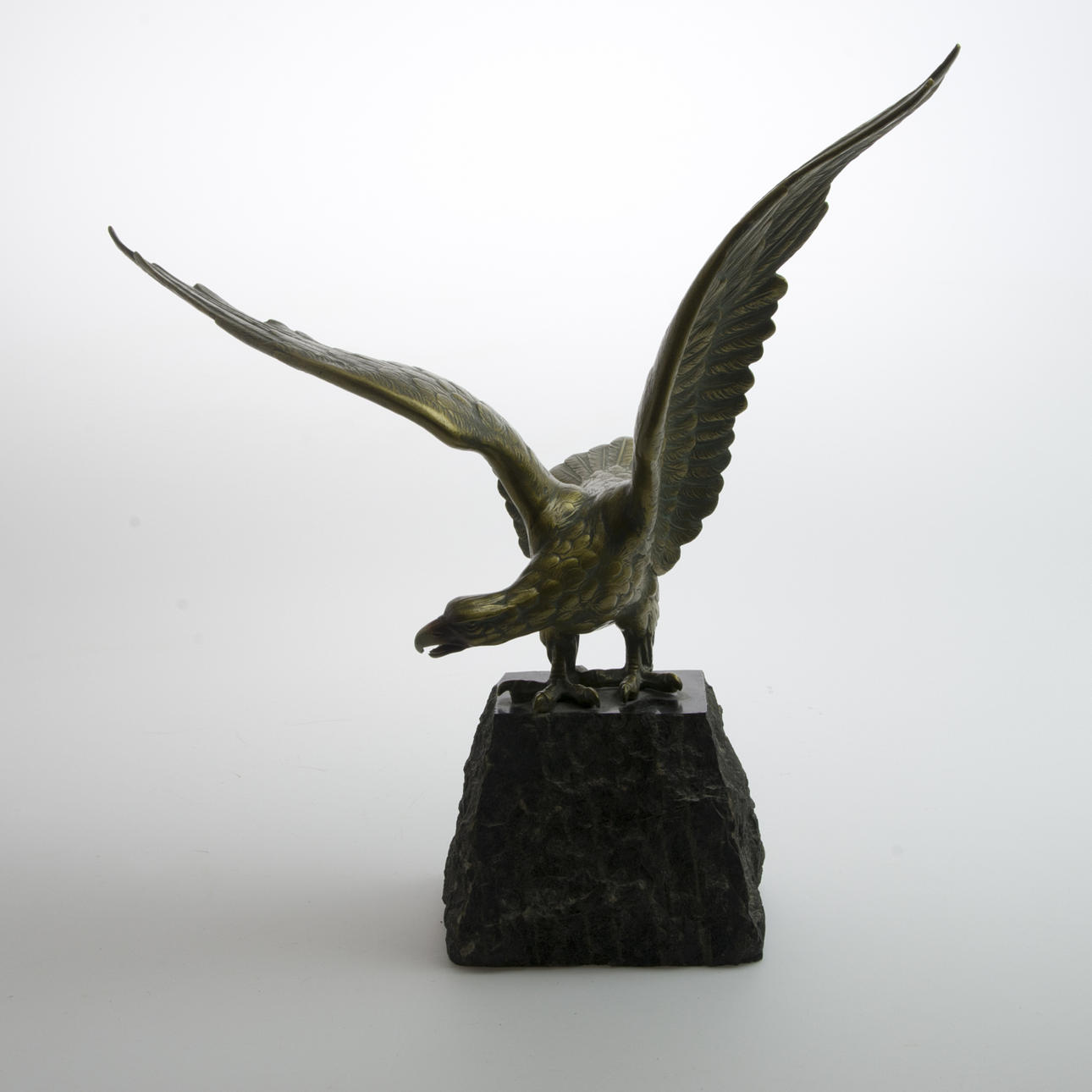 SKULPTUR, örn, förgylld metall/sten, samtida.