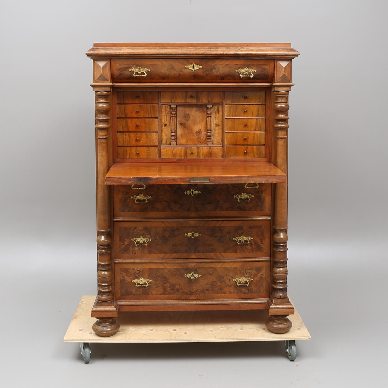 CHIFFONJÉ, 1800-tal.