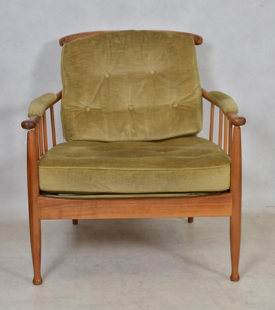 FÅTÖLJ, "Skrindan", Kerstin Hörlin-Holmqvist, OPE, valnöt, 1900-talets andra hälft.