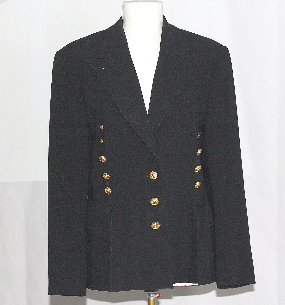 KAVAJ, svart ull, Escada.