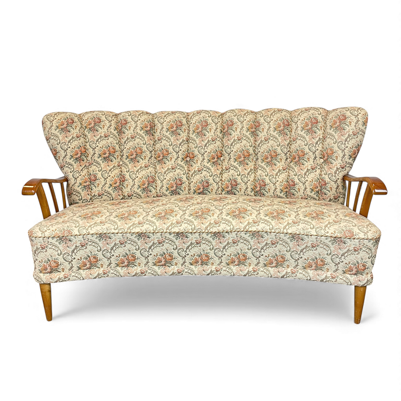 SOFFA. Svängd modell, 1940/50-tal.