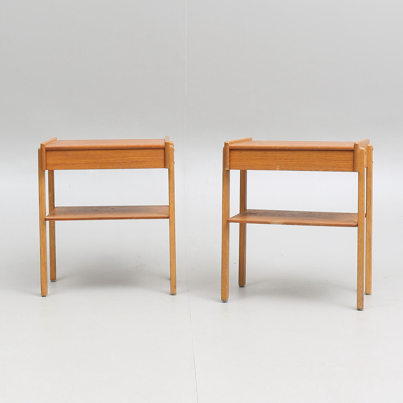 SÄNGBORD, ett par, teak, AB Carlström & Co Möbelfabrik, 1900-talets andra hälft.