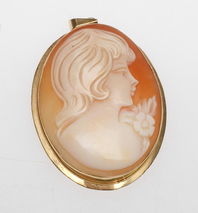 CAMEHÄNGE, 18k guld, total vikt ca 7 gr.