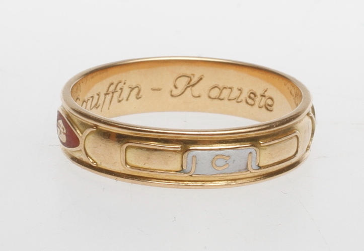 ORDENSRING, 18k guld, vikt ca 5,3 gr.