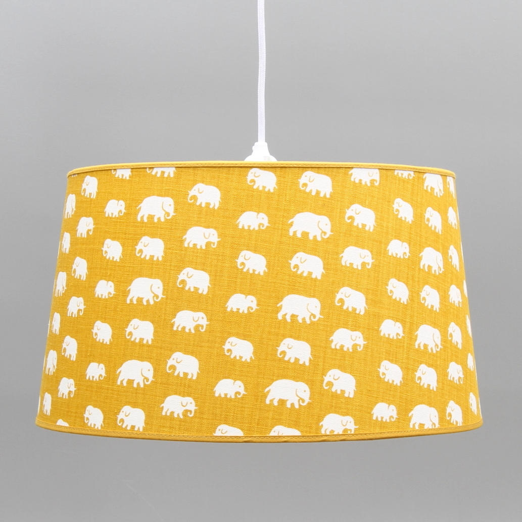 TAKLAMPA, (tyg "Elefant", design Estrid Ericsson för Svenst Tenn), 2000-tal.