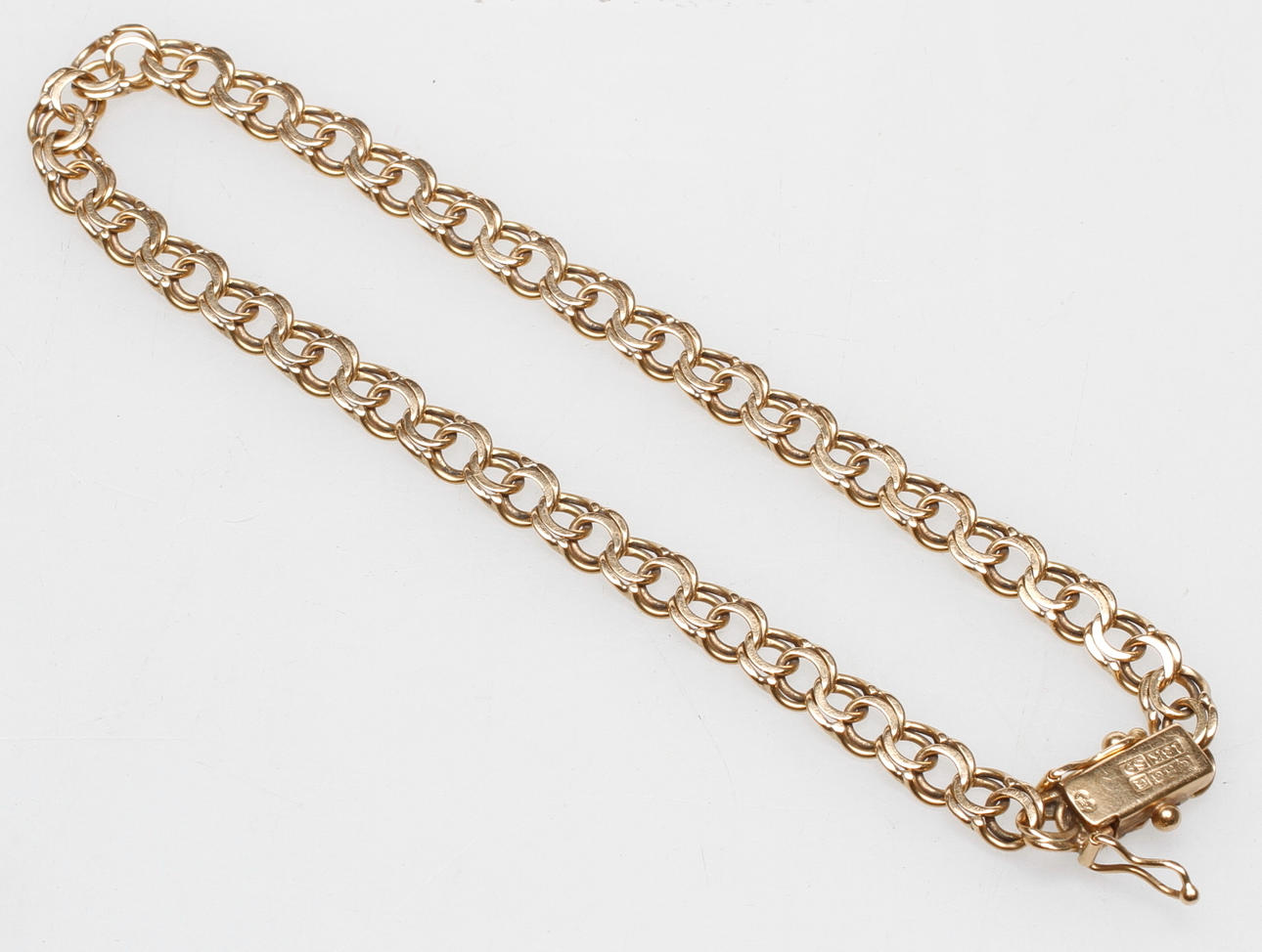 ARMBAND BISMARCK, 18k guld, vikt ca 7,8 gr.