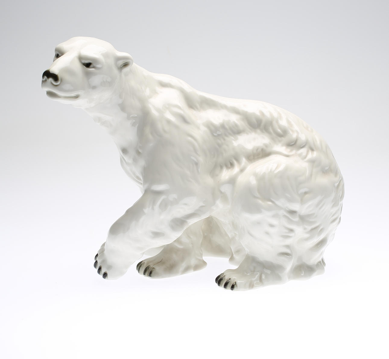 STOR FIGURIN, porslin, Isbjörn, Royal Dux.