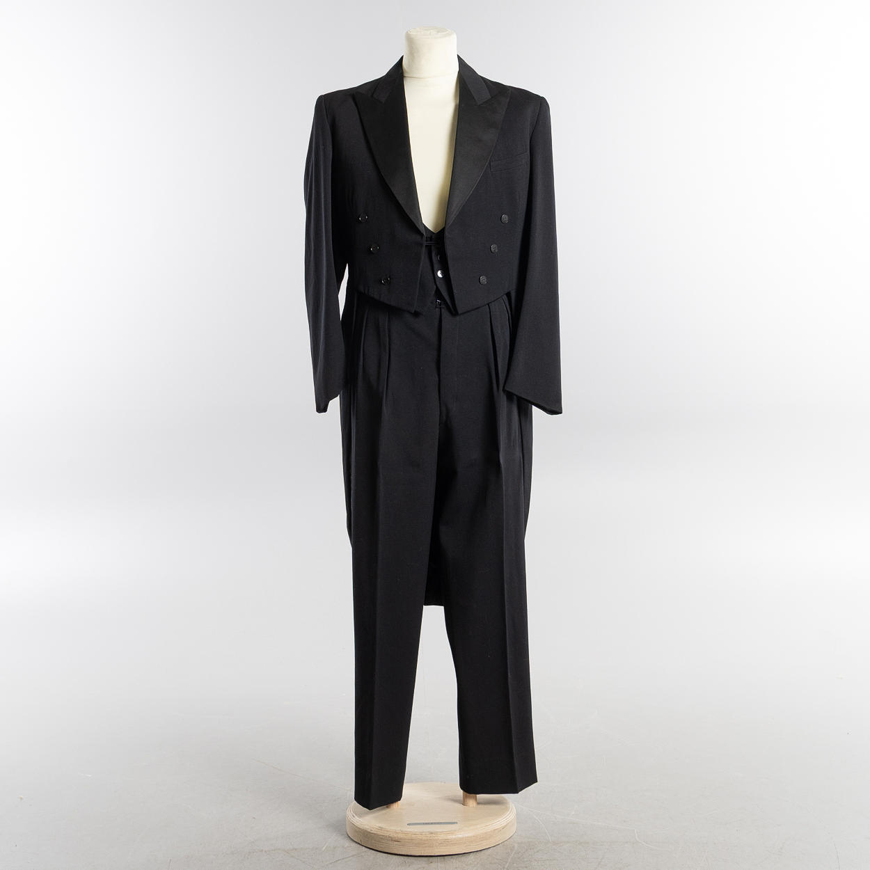 FRACK, Maßanfertigung, geschätzte Größe 52.