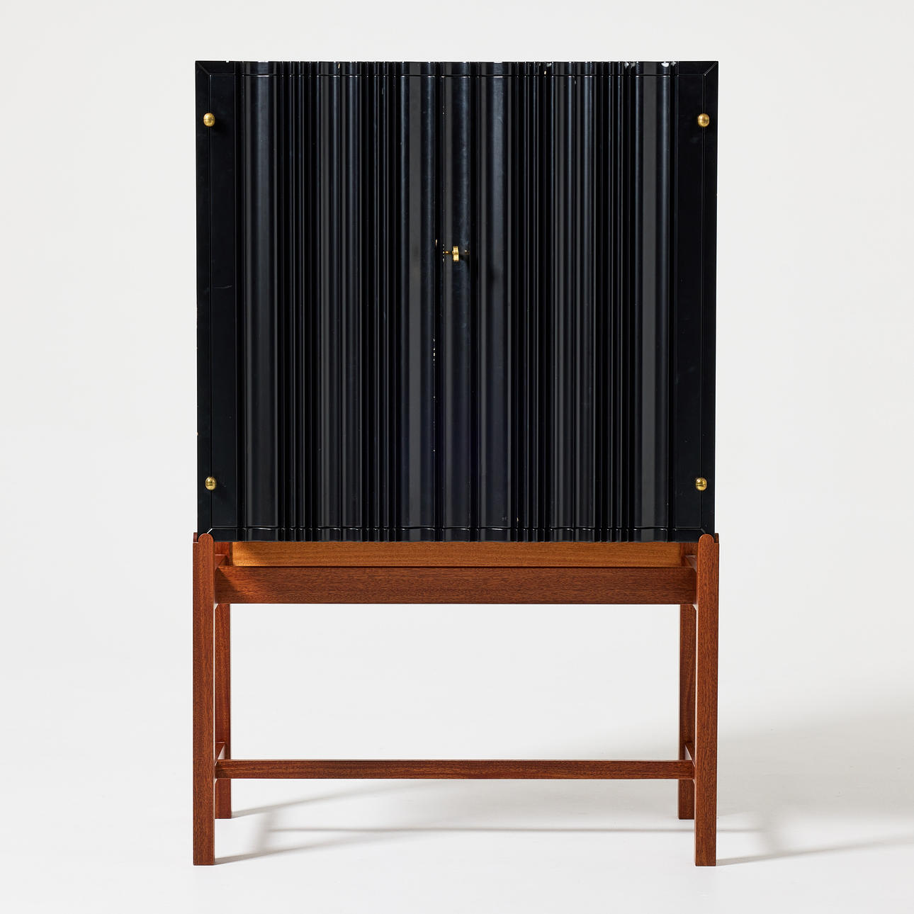 JOSEF FRANK. “Corrugated cardboard cabinet”, Firma Svenskt Tenn, model ...