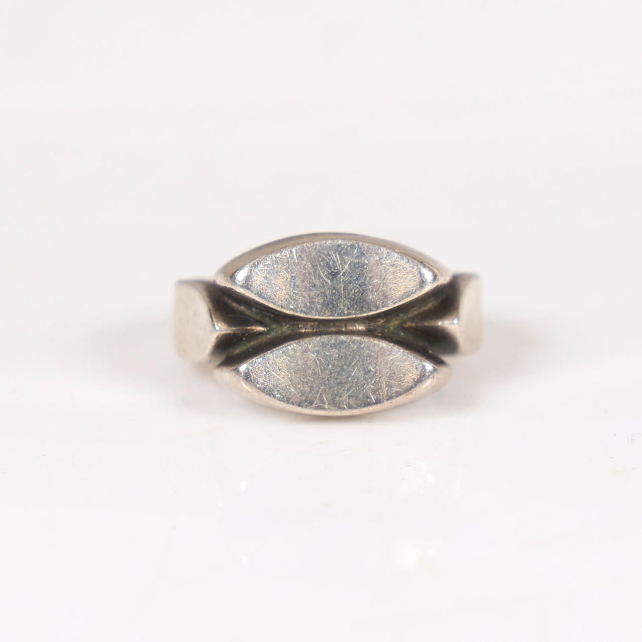 A GEORG JENSEN SILVER RING.