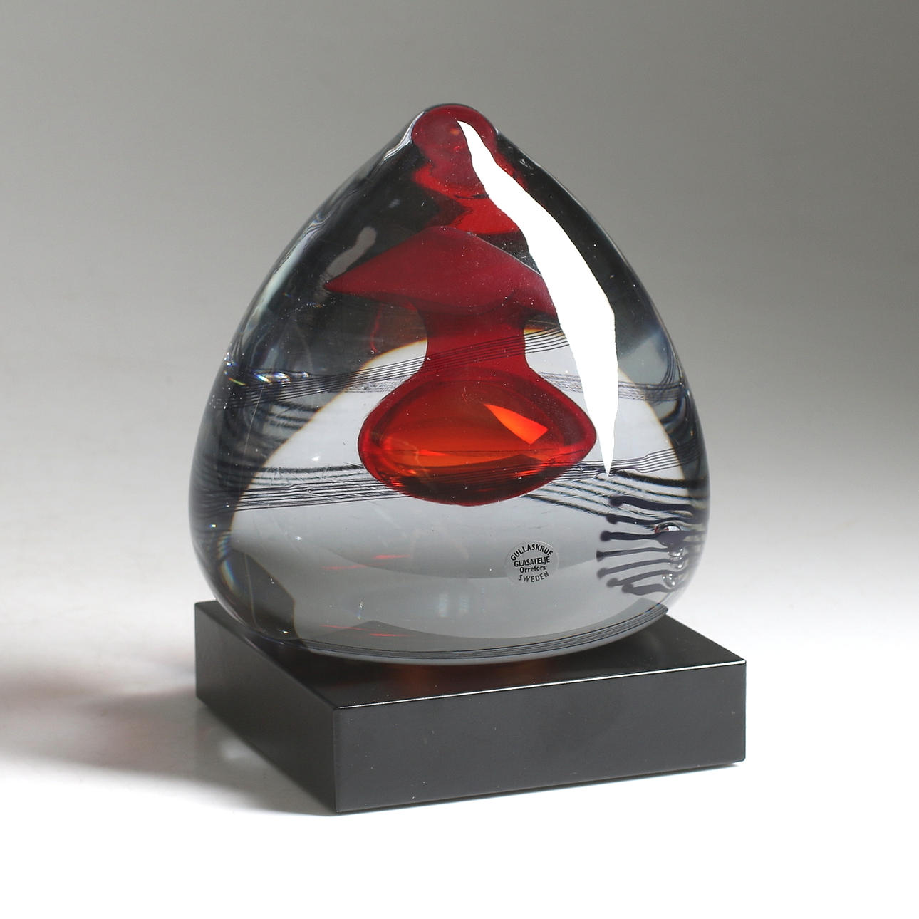 CARLOS R. PEBAQUÉ. Skulptur, glas, Gullaskrufs glasbruk, signerad, numrerad 10/100 samtdaterad 1989.