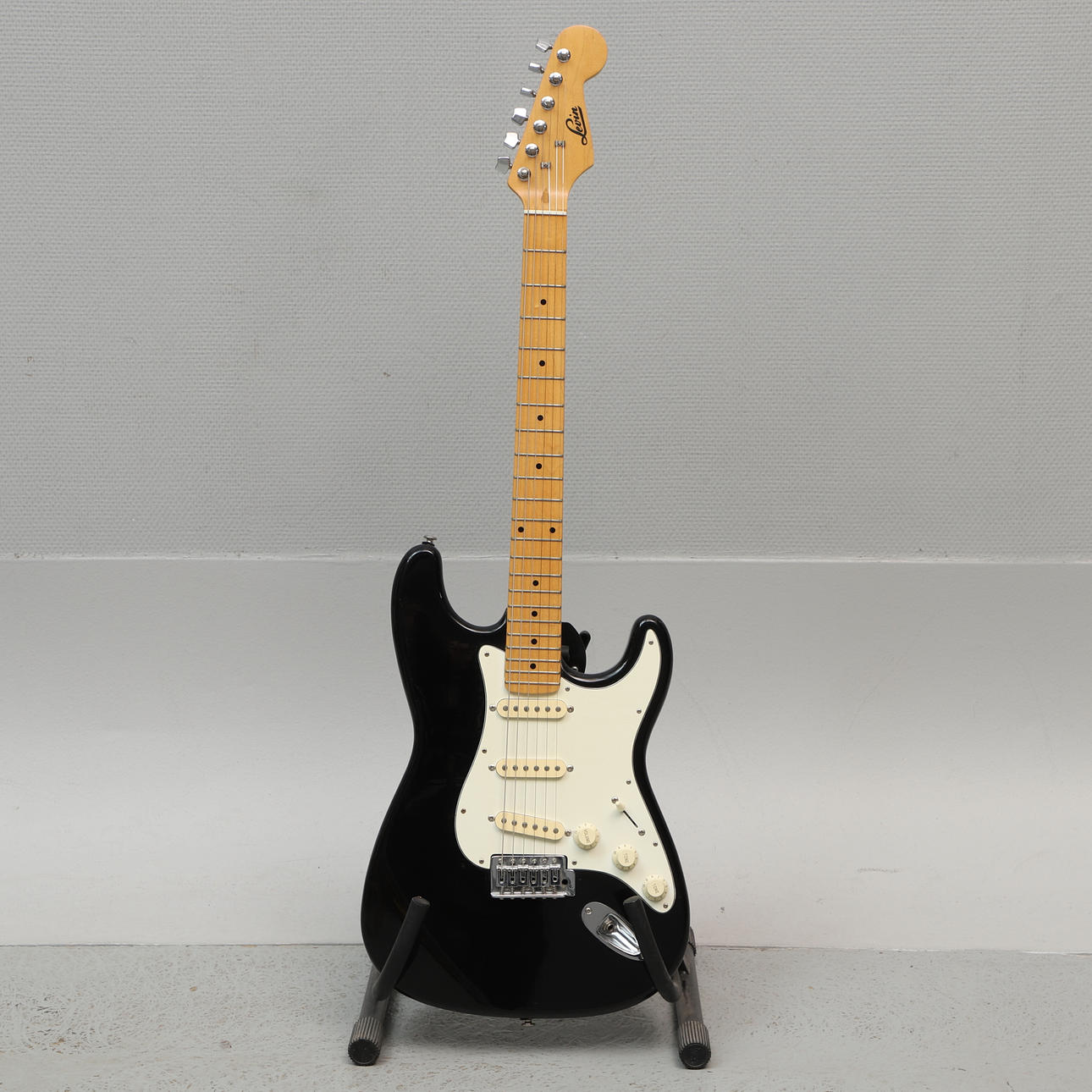 ELECTRIC GUITAR, Levin.