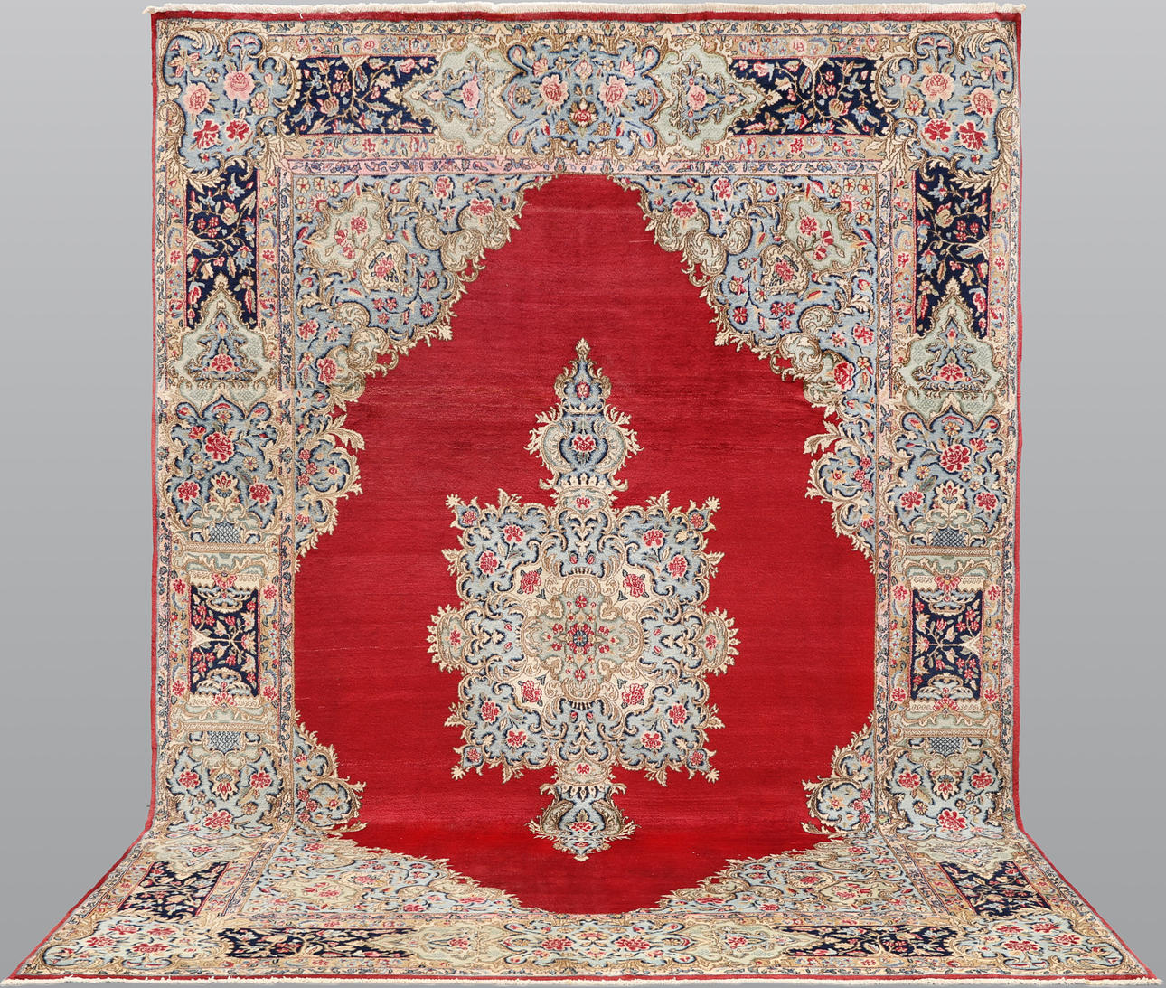 ORIENT CARPET. Semiantique Kirman, 375 x 265 cm.