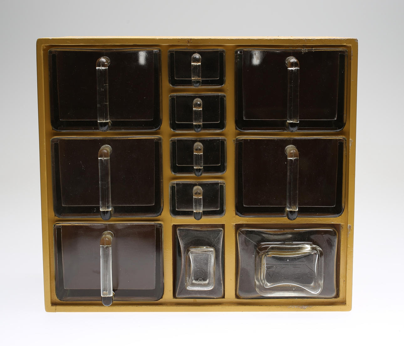 SPECERIHYLLA, trä och glas, 1900-talets mitt.