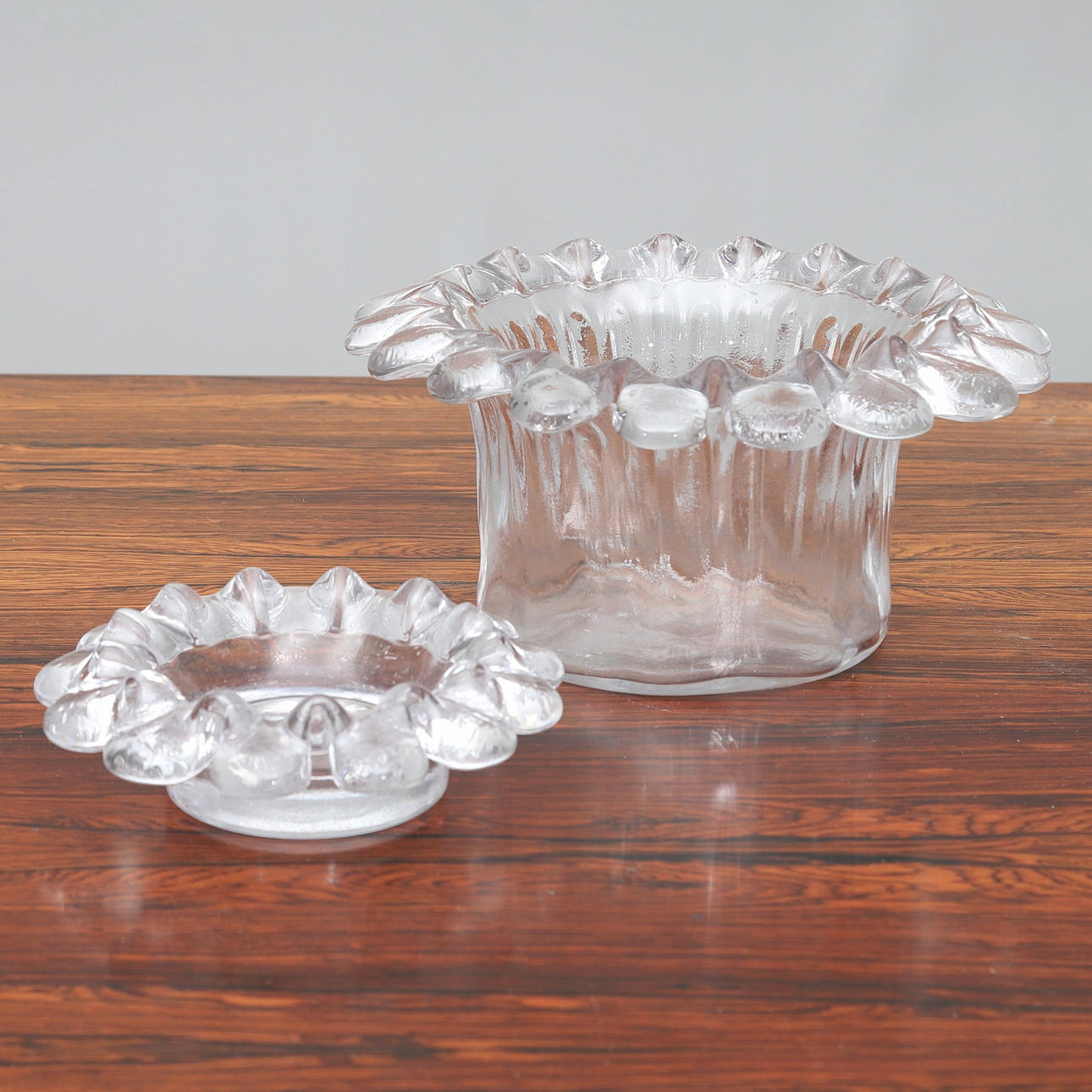 Göran WärffによるKosta BodaのKrinolinシリーズボウル ANN & GÖRAN WÄRFF. bowls, 2 pcs, glass, “Krinolin”, Kosta Boda