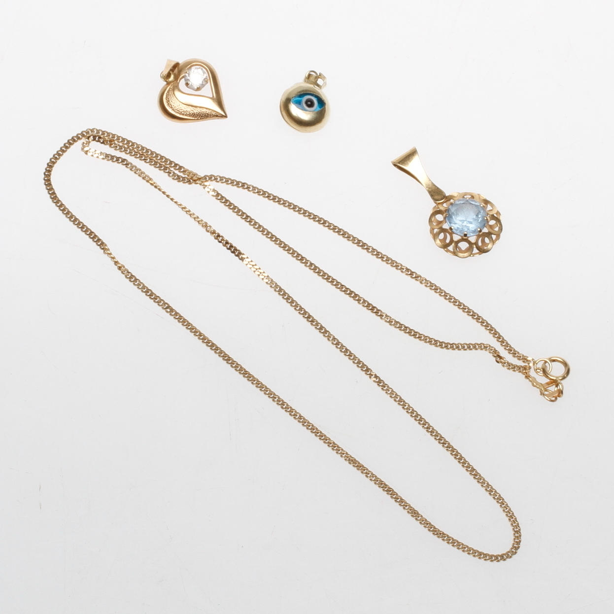 HALSKEDJA SAMT 3 ST HÄNGEN, 14-18k guld, vikt 5,3 gr.