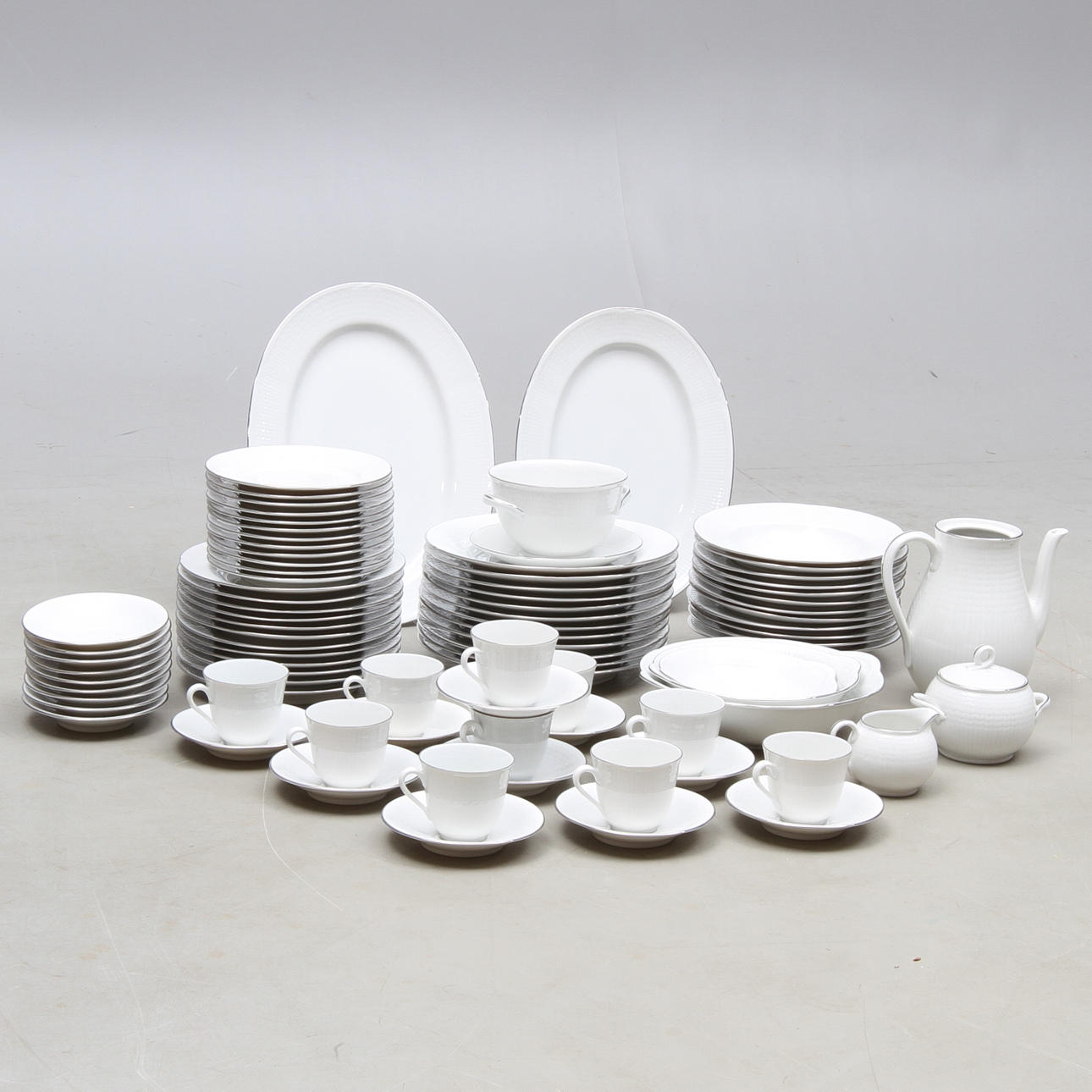 SERVISDELAR, 67 delar, porslin, "Capitol", Louise Adelborg, Rörstrand.