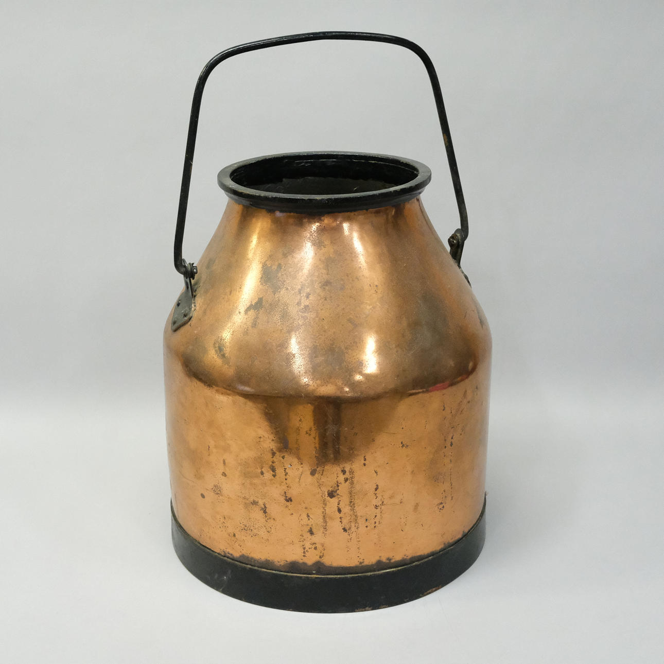 FLOUR PAN, COPPER ALLOY.