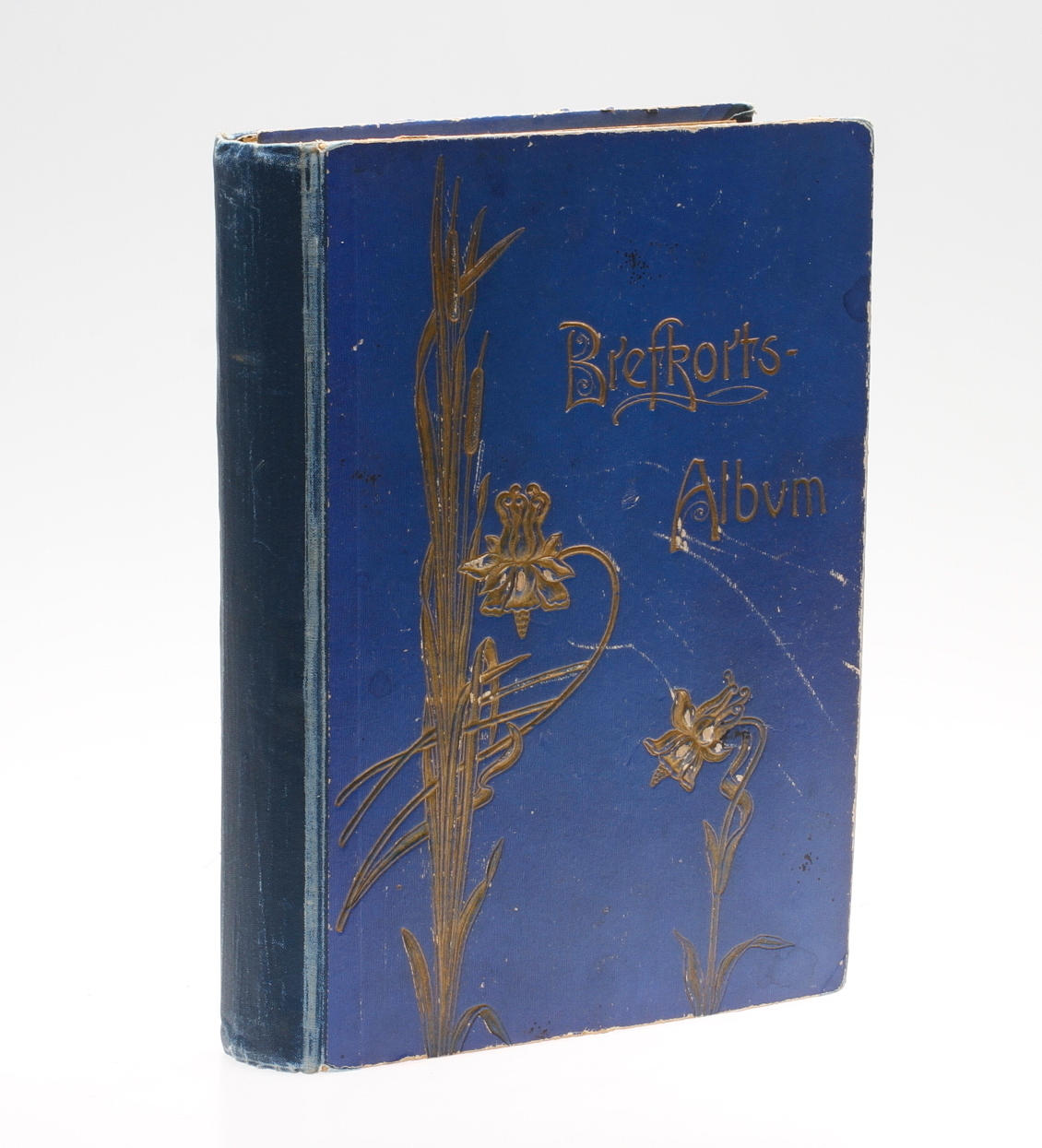 BREFKORTSALBUM med VYKORT, jugend, 1900-talets första hälft, ca 180 st.