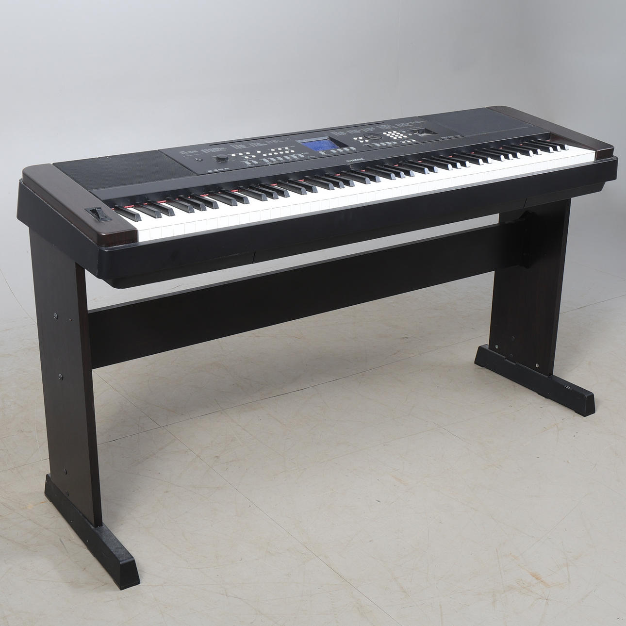 SYNTH, YAMAHA, «Portable Grand» DGX-650, set.