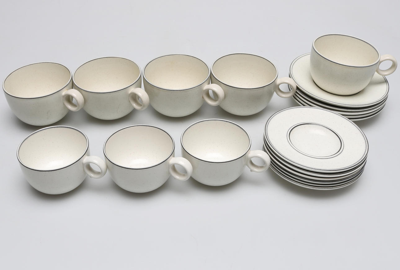 SERVISDELAR, 19 st, stengods, Gustavsberg, Birka.