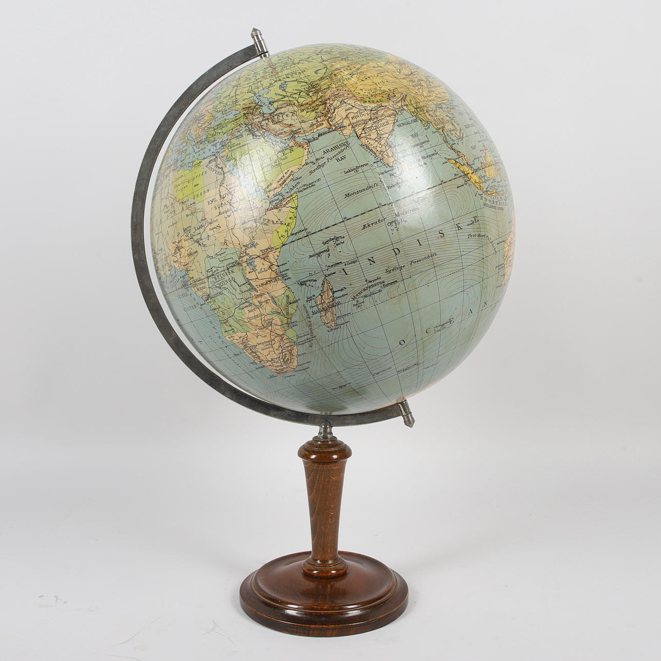 En klode, Globe, Tårn, midten af det 20. århundrede.