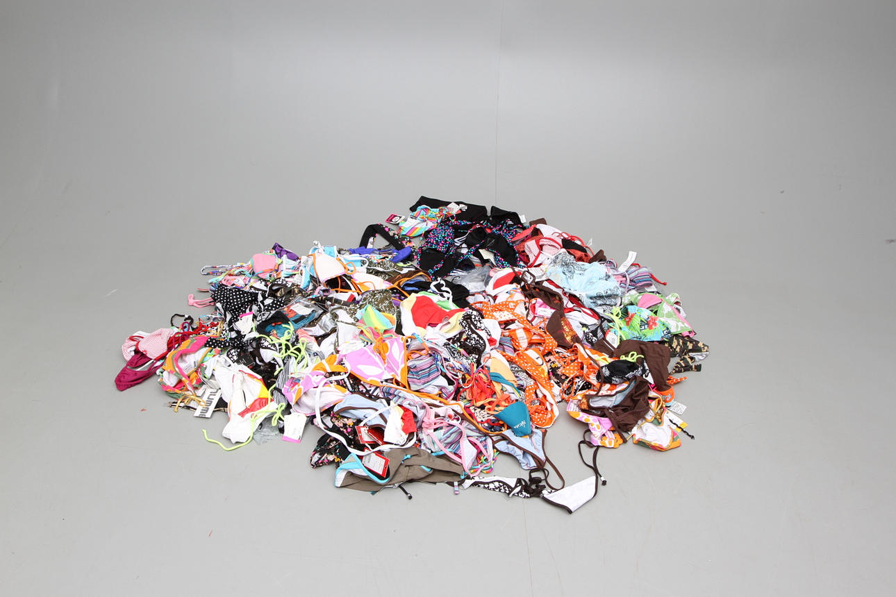 PARTI NYA BIKINIS, ca 400 delar, nyvärde ca 200000 :-, konkursen efter first aid.