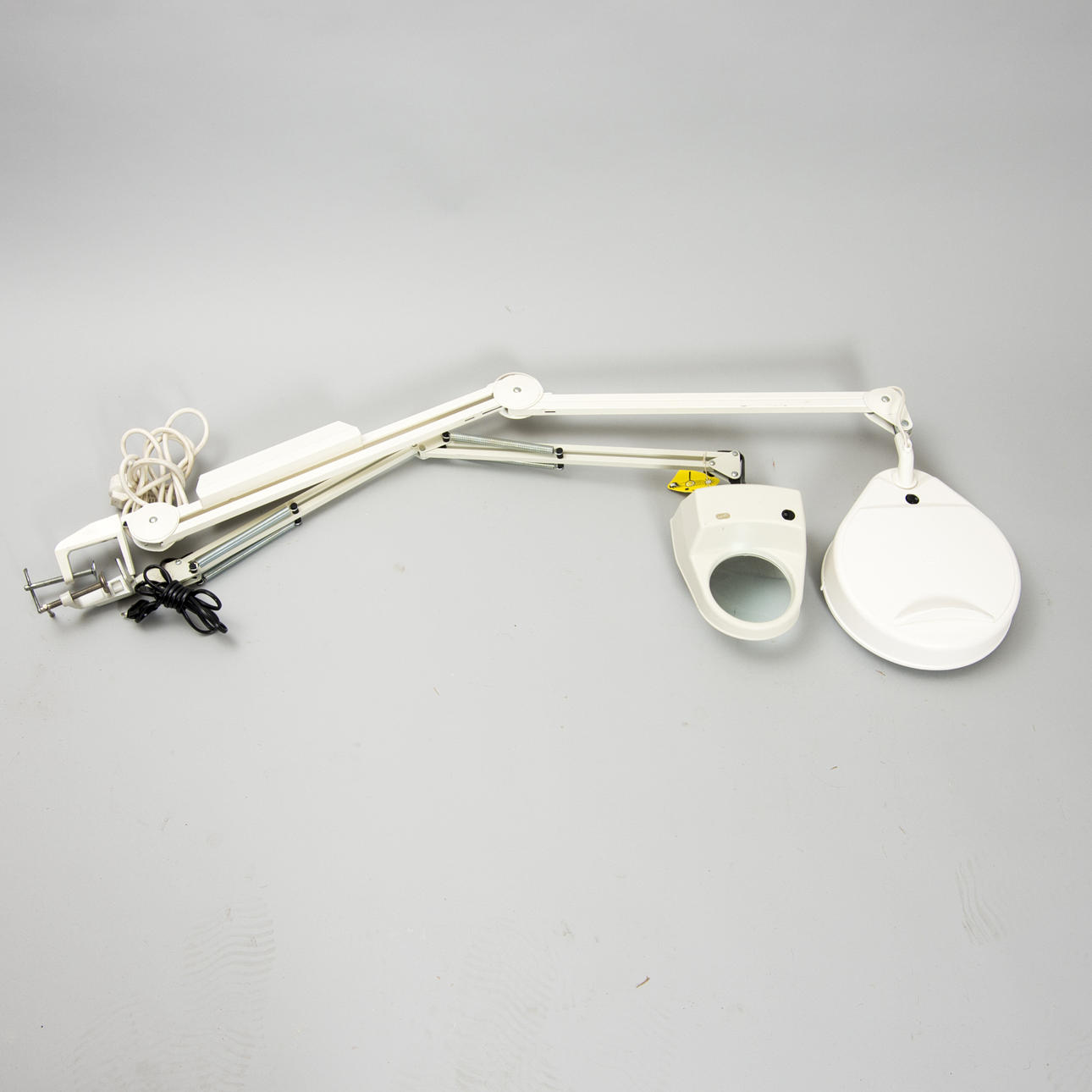 SKRIVBORDSLAMPOR, Luxo samt Umo, förstoringsglas.