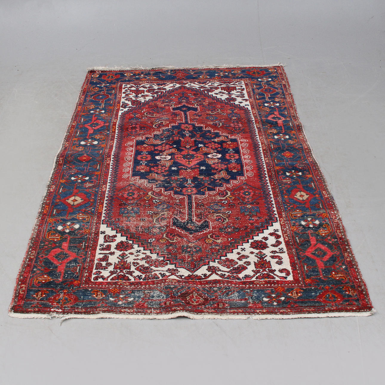 MATTA, Orientalisk, röd. 131x197. Mattor & Textil - Orientaliska Mattor ...