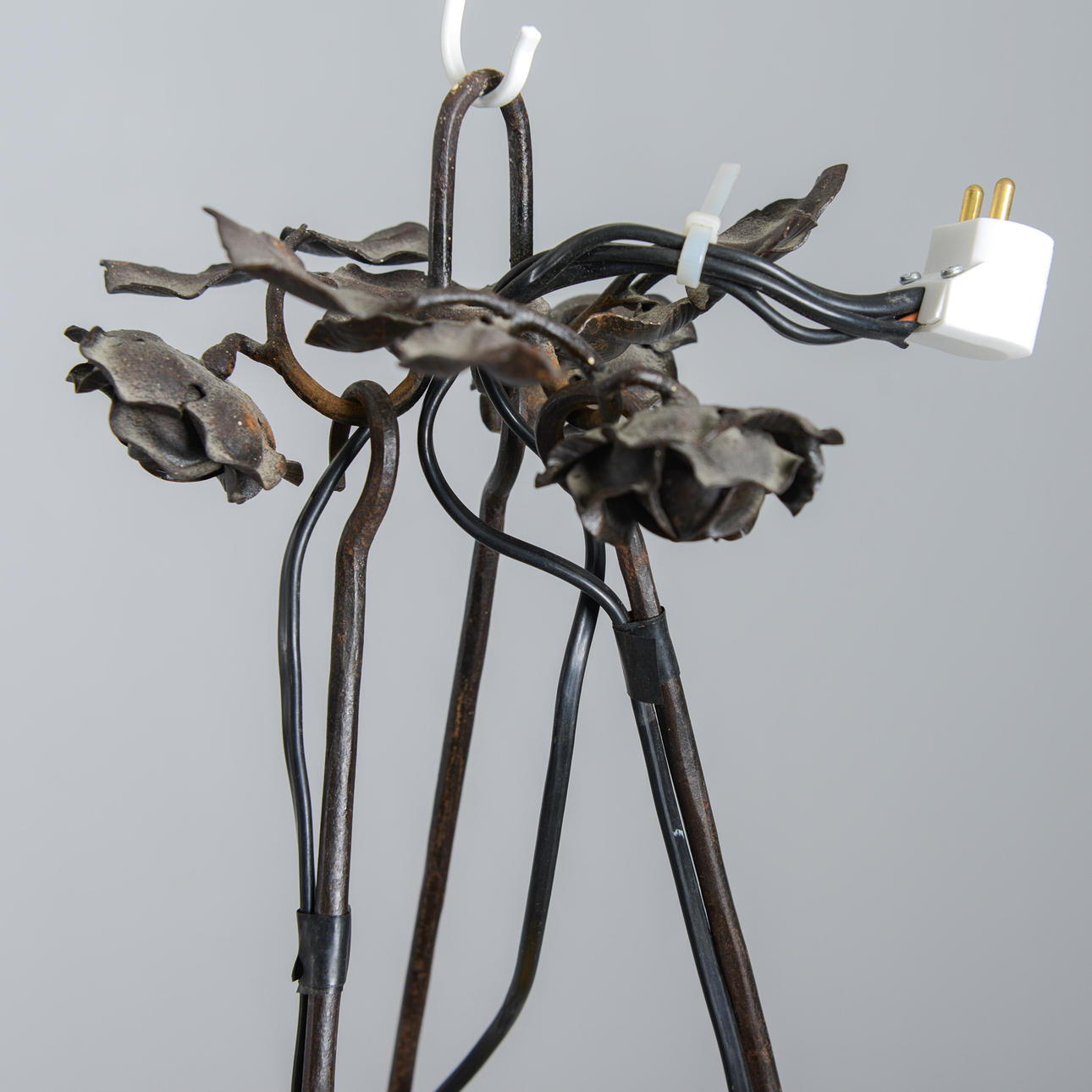 MULLER FRÈRES. A ceiling lamp, Art Nouveau, Lunéville, France